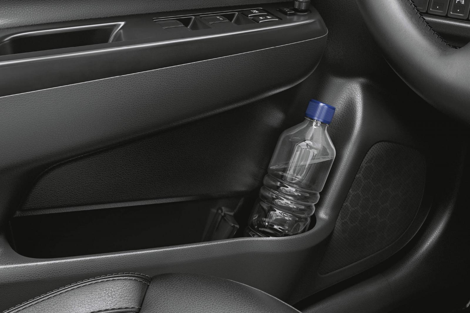 SUZUKI NEW CIAZ  - Hộc đựng đồ cửa trước và cửa sau