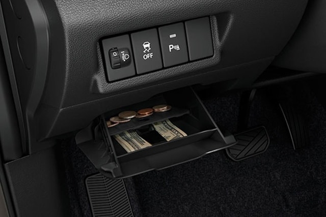 SUZUKI XL7 - Hộc đựng đồ bên ghế lái