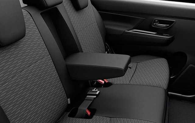 SUZUKI XL7 - Bệ tỳ tay hàng ghế thứ 2